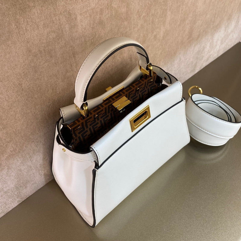 Ziva's Charm handbag – close-up view (Standard Size)