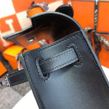  signature carryall bag detail view showing craftsmanship 8