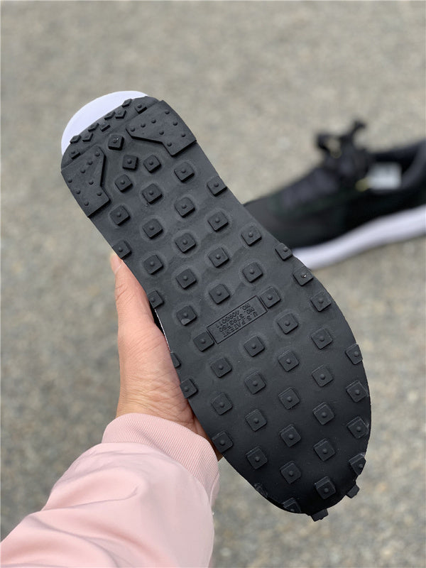 Nike Men's & Women's Premium Low-Top Trainers — Style 025 interior view