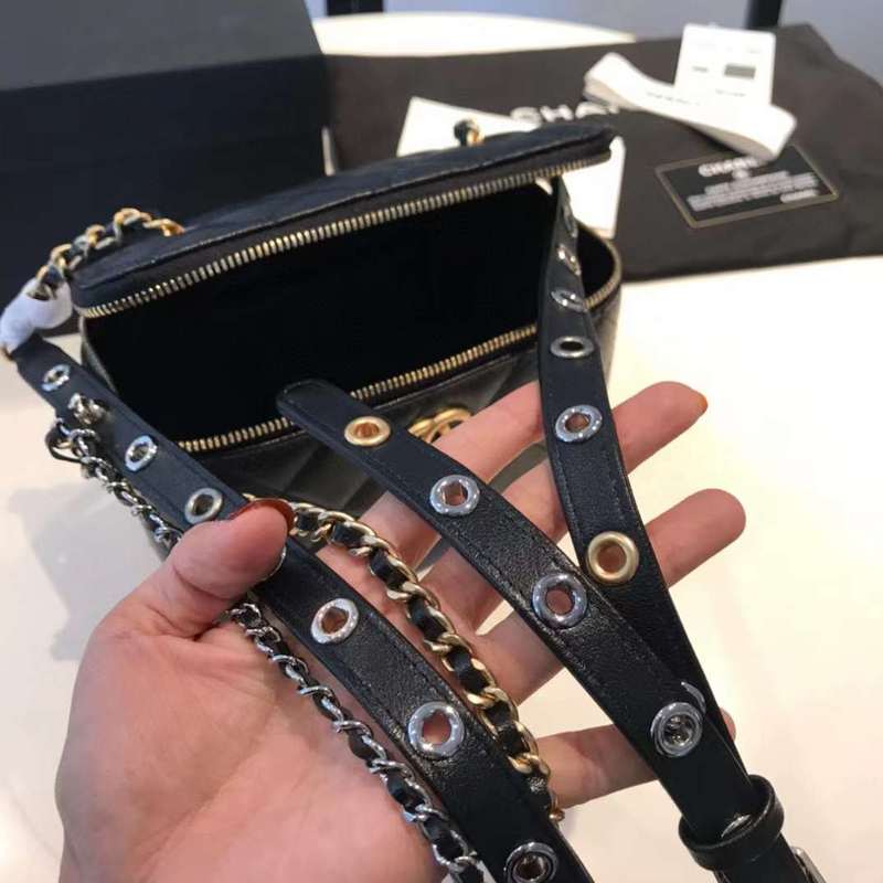 Zivas Charm Versatile Design Luxury Handbag (Premium Everyday Carry) – Angled View