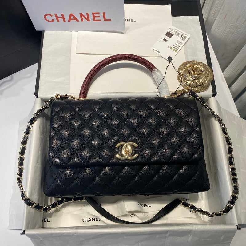  women's handbag, spacious design, view 1