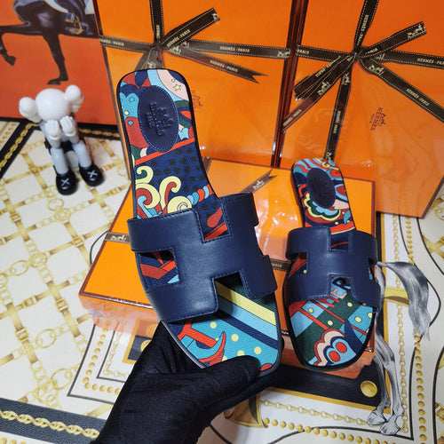 Hermes sandals Style 023 - texture and material detail