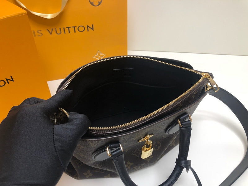 Front view of premium chic women's handbag – women's luxury handbag