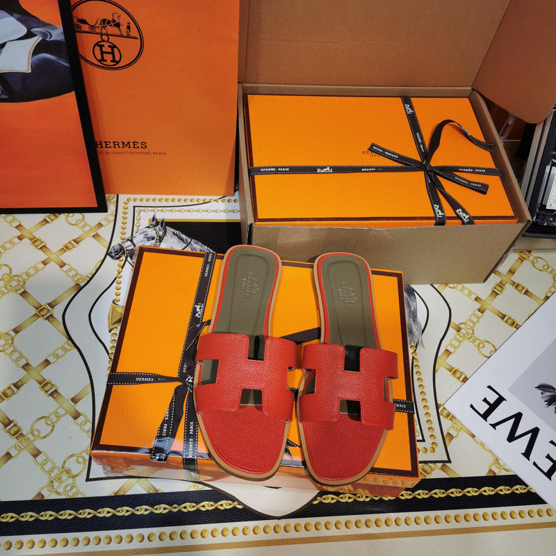 Hermès Red Slide Sandals - Toe Detail View