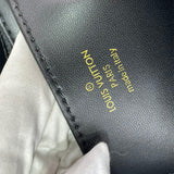  Refined tote bag carried on shoulder