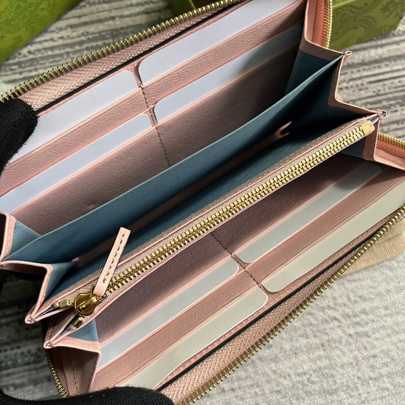 Side profile of everyday-luxe modern women's handbag – women's luxury accessory