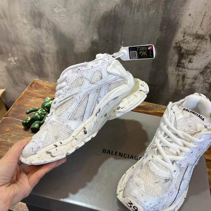 Balenciaga shoes Style 075 - angled studio shot