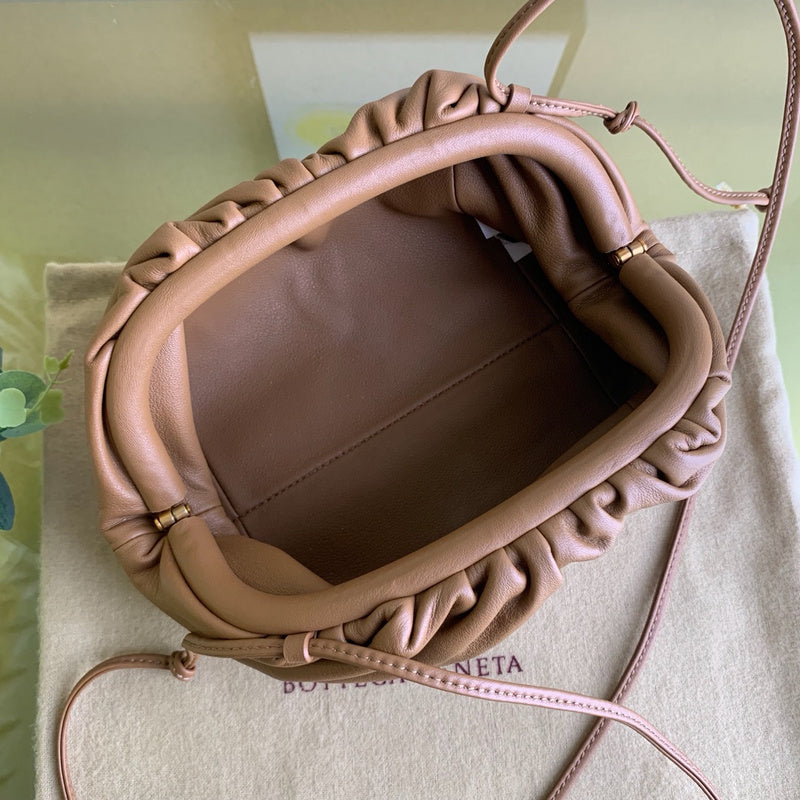Chic Vegan Leather Handbag - Everyday Elegance | Women's Everyday Carry Handbag #1740 - close-up detail shot (image 3) of designer-inspired handbag