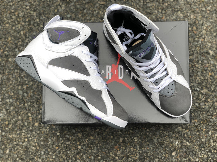 Nike Men's & Women's Premium Low-Top Trainers — Style 181 front view