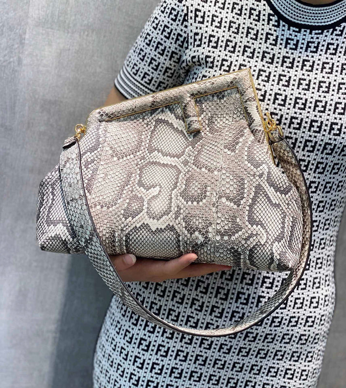 Ziva's Charm handbag – product shot (11.5cm*5.5cm*10cm)