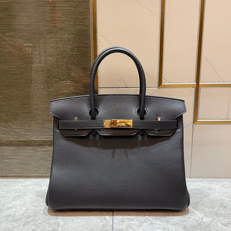 Timeless handbag styled for everyday wear