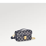  Sophisticated carryall bag front view 13