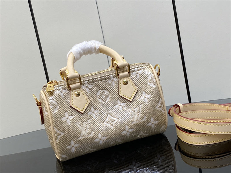  shopper bag interior and compartment view