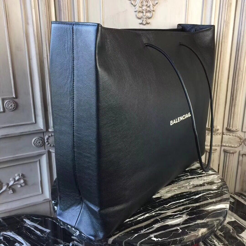 Contemporary Premium PU Leather Handbag - Sleek Minimalist Lines | Women's Designer-Inspired Purse #955 - close-up detail shot (image 3) of designer-inspired handbag