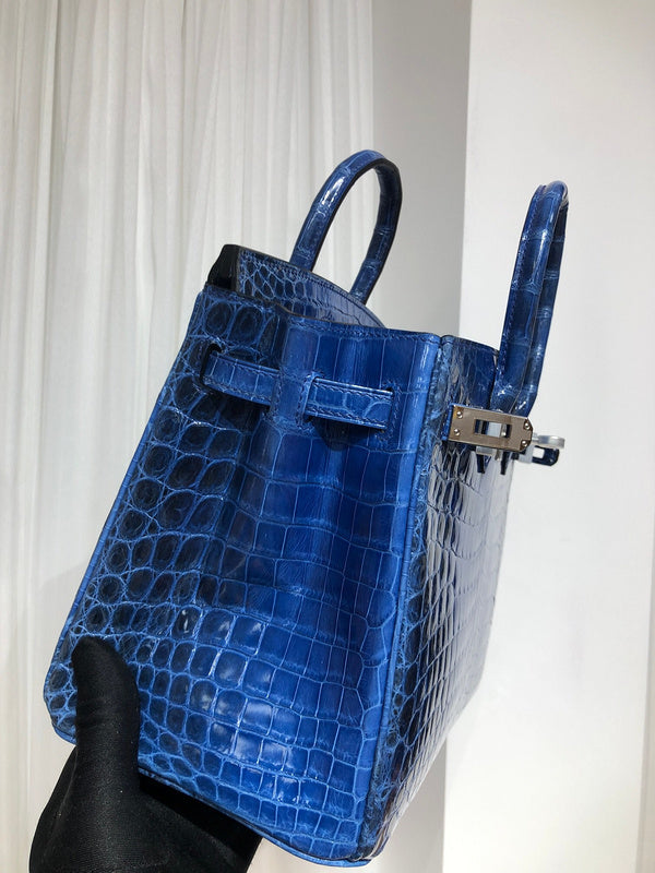Interior view of sculpted premium bag
