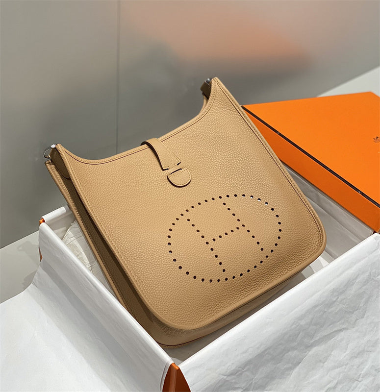 Chic bag women's premium everyday handbag