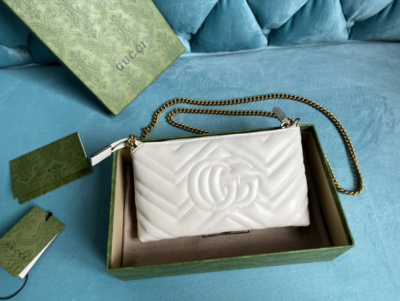 Close-up detail of everyday-luxe premium women's handbag – women's designer-style accessory
