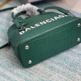 Statement Faux Leather Handbag - Premium Craftsmanship Detailing | Women's Designer-Inspired Purse #667 - hardware and detail close-up (image 5) of designer-inspired handbag