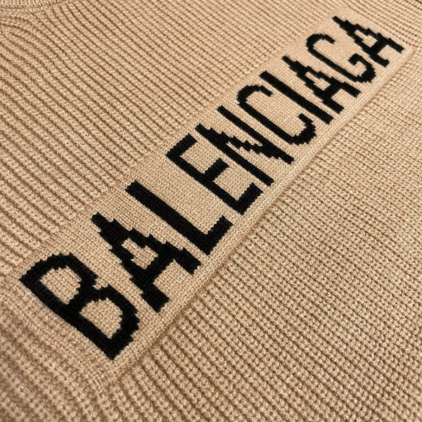 Three-quarter angle view of Balenciaga luxury piece style No.069