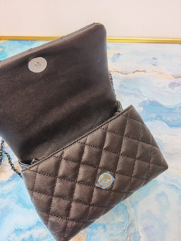  mid purse view 9