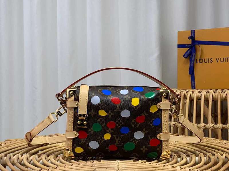 Side profile of structured modern women's handbag – women's luxury handbag