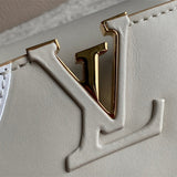  shoulder bag interior and compartment view 9