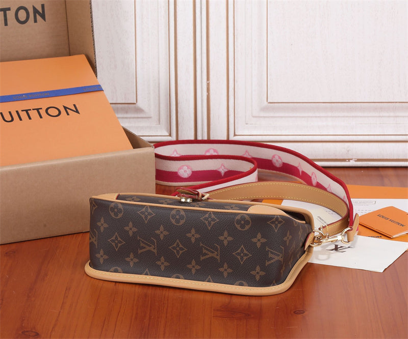  chic shoulder bag styled with outfit 12