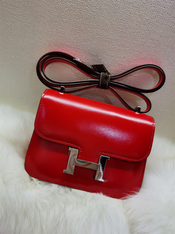  Sophisticated tote bag front view 13