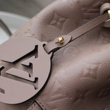 Styled lifestyle shot of everyday-luxe modern women's handbag – women's premium purse