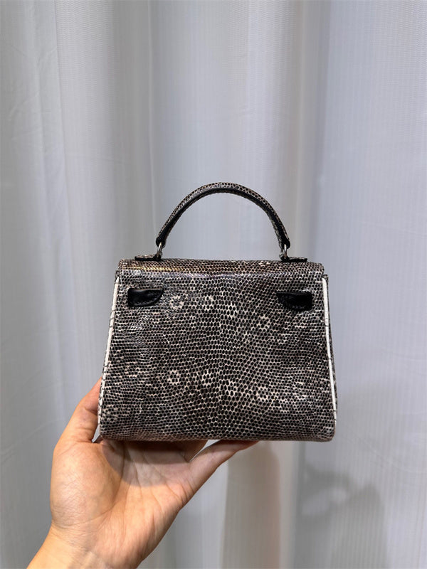  timeless everyday bag detail view showing craftsmanship