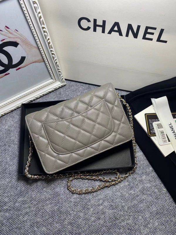 Zivas Charm Sleek Silhouette Luxury Handbag (Thoughtfully Structured Design) – Detail View