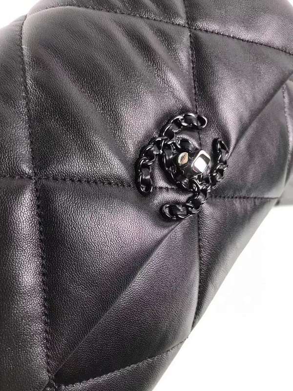Zivas Charm Refined Everyday Style Luxury Handbag (Premium Everyday Carry) – Close-Up Detail