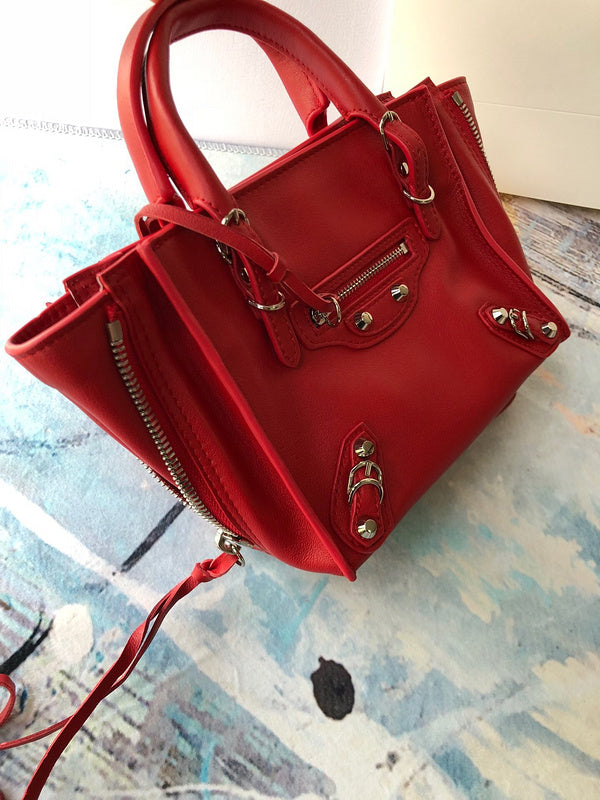 Understated Faux Leather Handbag - Chic Everyday Appeal | Women's Luxury Handbag #978 - back view (image 4) of designer-inspired handbag