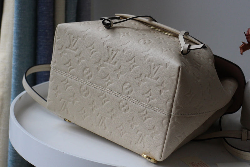 Back view of structured everyday-luxe women's handbag – women's premium purse