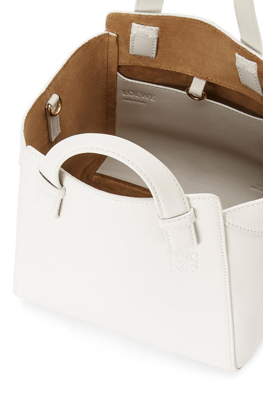 Ziva's Charm handbag – lifestyle view (20cm*20cm*18cm)