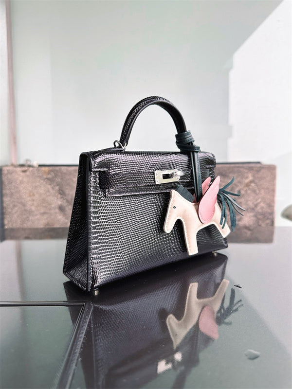  Everyday carryall bag carried on shoulder 10
