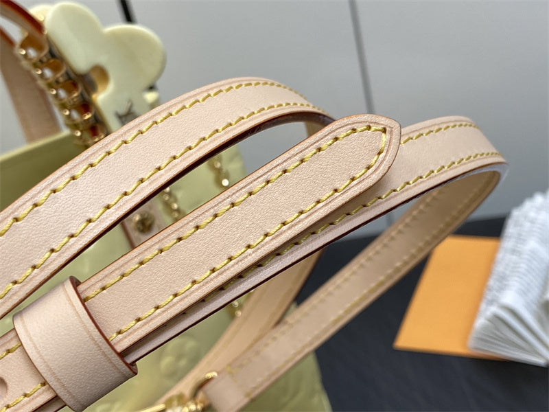  carryall bag close-up of hardware and finish 41