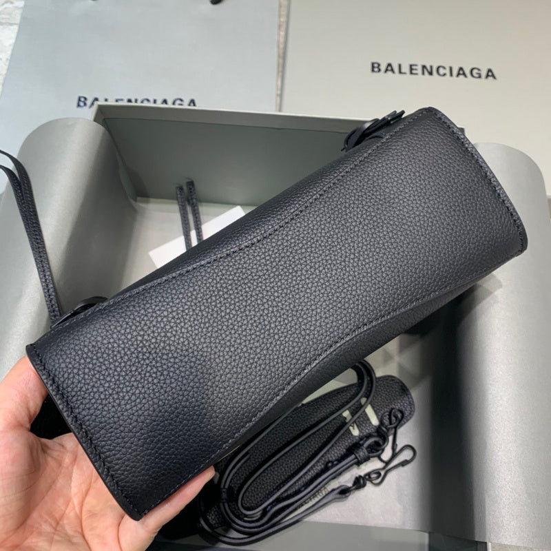 Classic Vegan Leather Handbag - Understated Luxury Look | Women's Everyday Carry Handbag #318 - hardware and detail close-up (image 5) of designer-inspired handbag