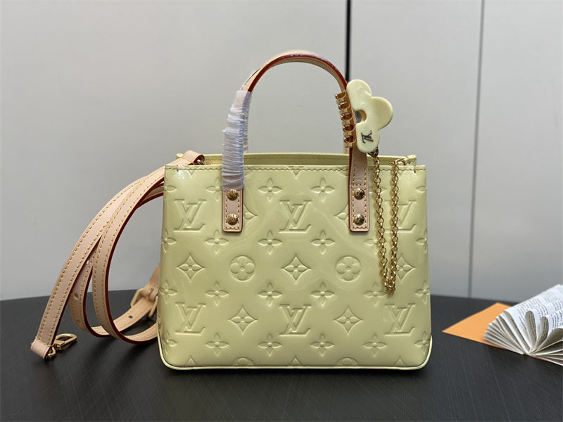 Everyday carryall bag front view 37