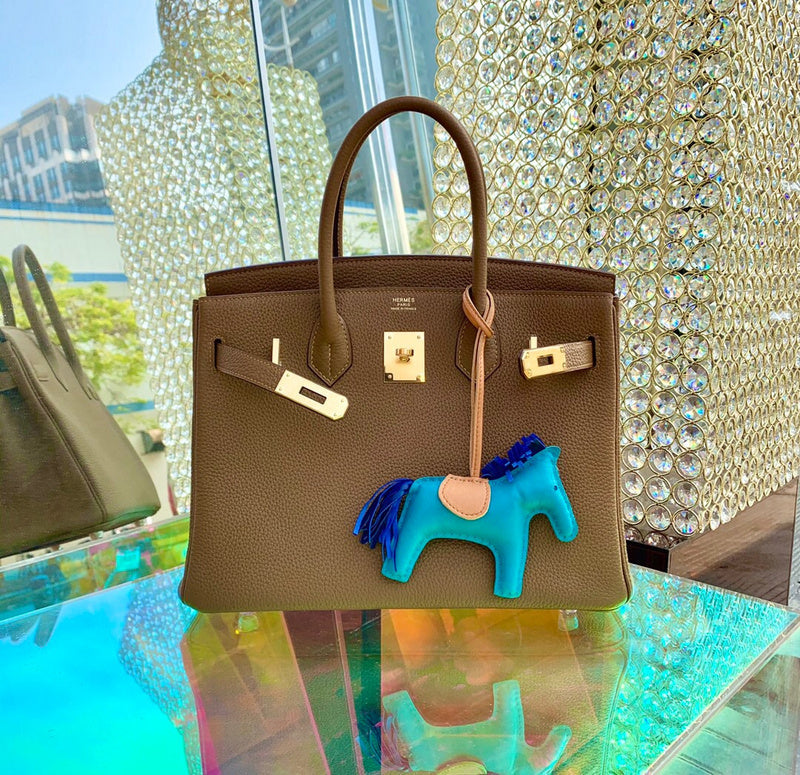 Close-up detail of effortless bag design