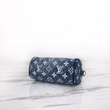 Styled lifestyle shot of classic modern women's handbag – women's luxury accessory