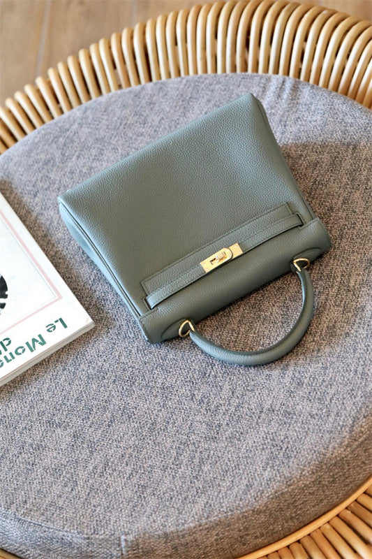  structured bag interior and compartment view 9