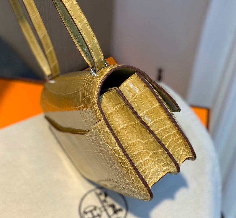 Refined handbag styled for everyday wear
