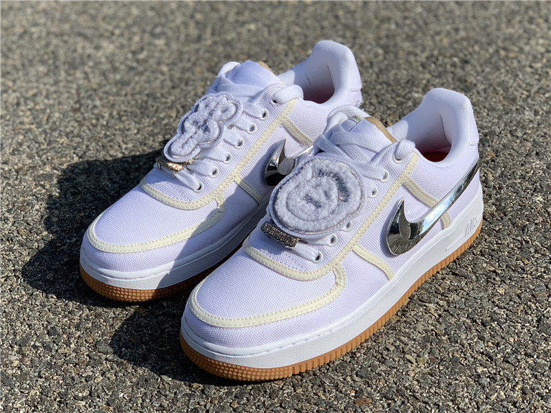 Nike Men's & Women's Premium Casual Sneakers — Style 004 hardware detail