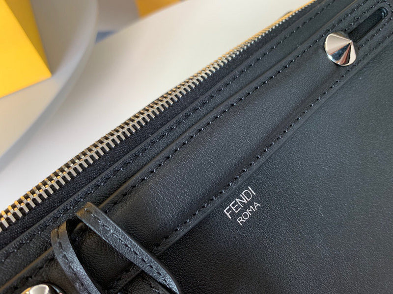 Ziva's Charm handbag – detail view (Standard Size)