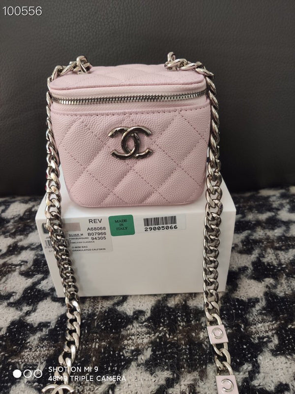  women's handbag, versatile design, view 3