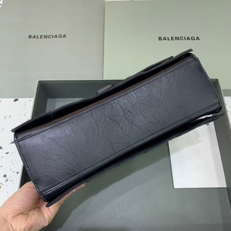 Structured Premium PU Leather Handbag - Sleek Minimalist Lines | Women's Fashion Handbag #277 - hardware and detail close-up (image 5) of designer-inspired handbag