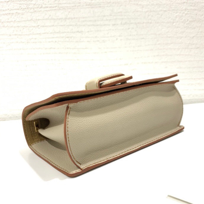 Ziva's Charm handbag – close-up view (24.5cm*15cm*9cm)