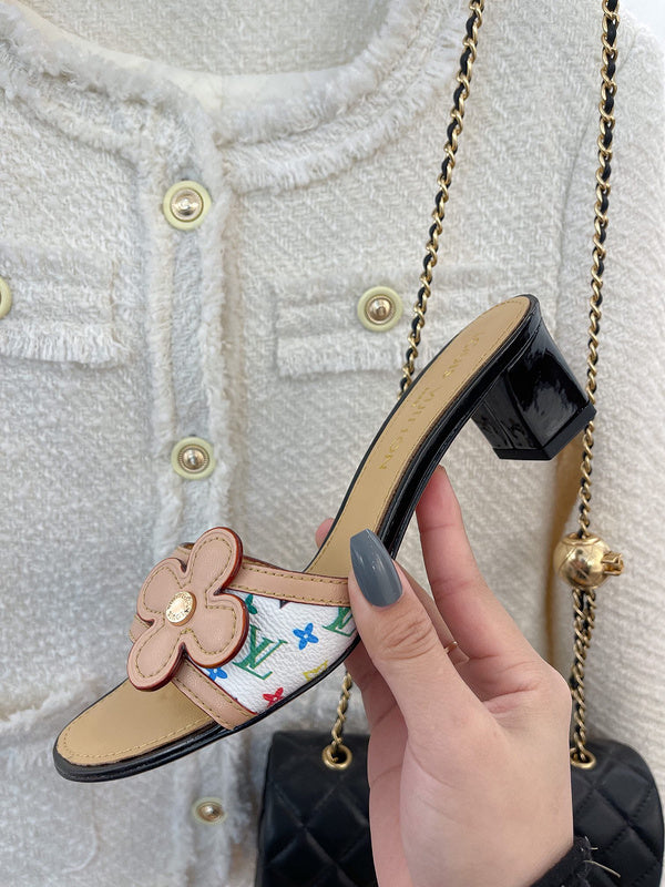 Louis Vuitton Beige Bow-Detail Flats - Sole Detail View