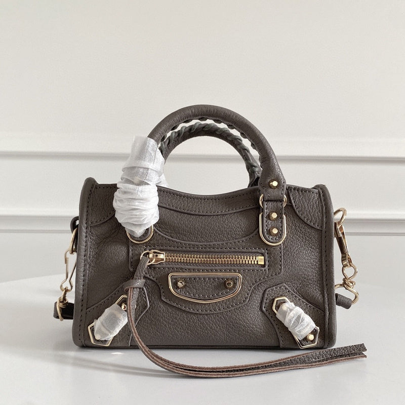 Zivas Charm Classic Sensibility Statement Handbag (Statement-Ready Design) – Front View